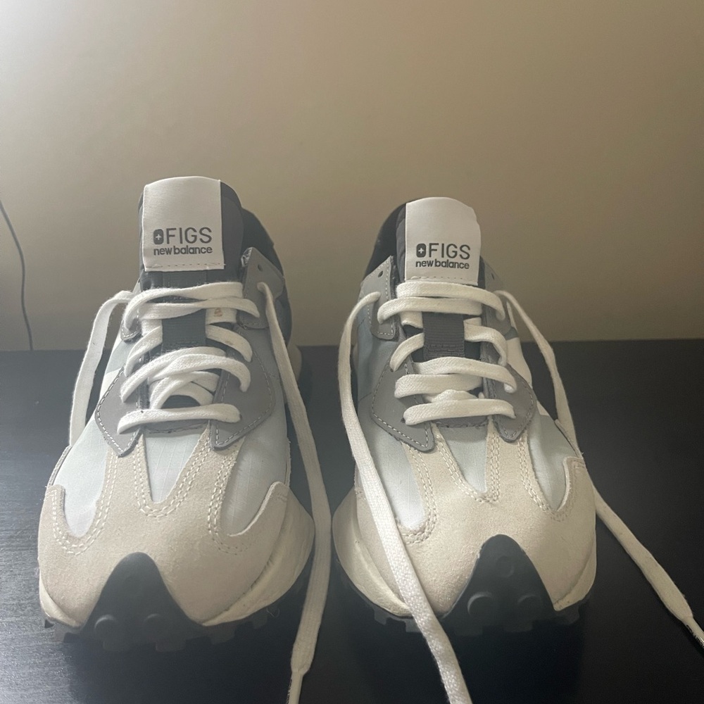 2x used New Balance Figs Sneakers